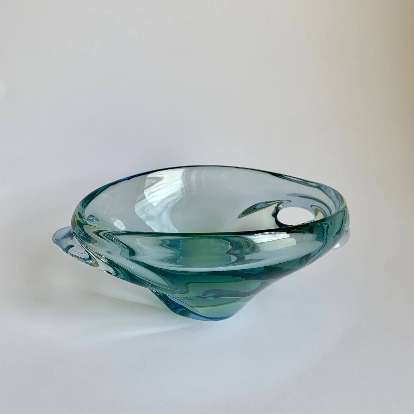 Mid-Century Kunstglas-Schale von Chřibská, Tschechoslowakei, 1960er Jahre