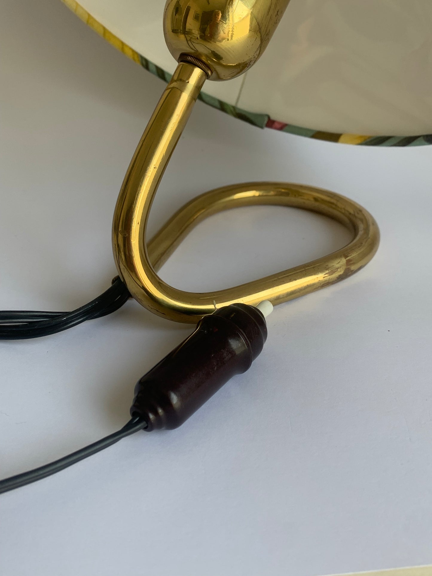 Tischlampe aus Messing von J.T. Kalmar